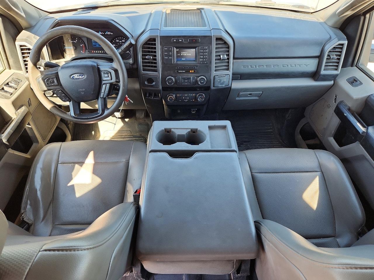 2019 Ford F450 Super Duty Flatbed Truck