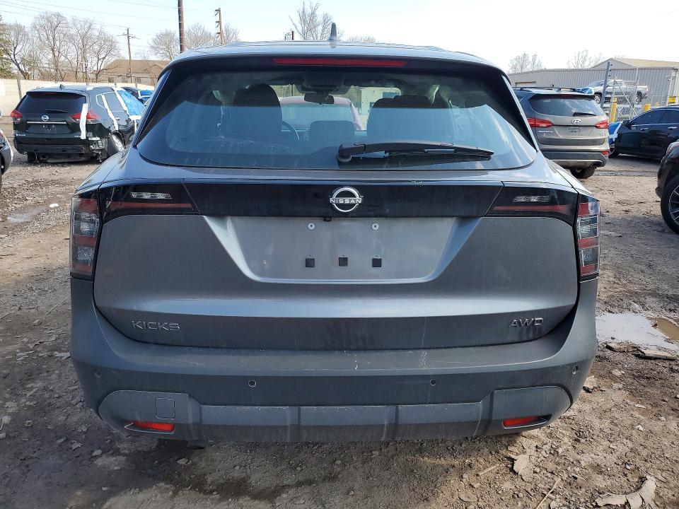 2025 Nissan Kicks s