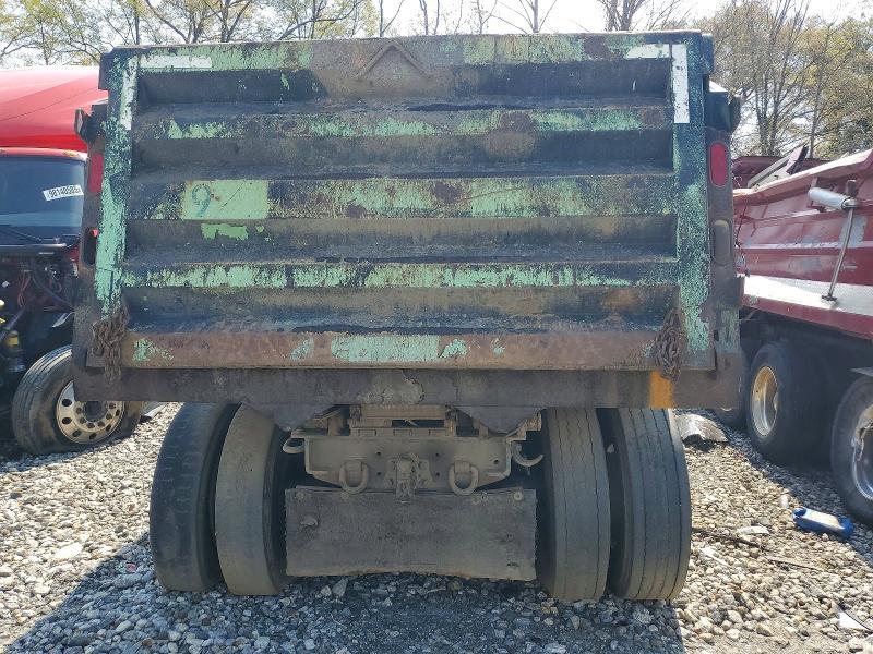 1998 International 2000 2674