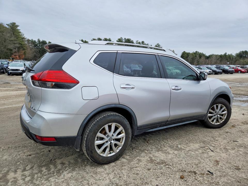 2017 Nissan Rogue sv