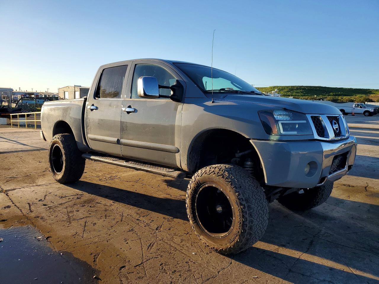 2004 Nissan Titan XE