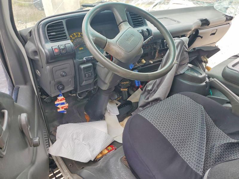 2005 Isuzu Npr box Truck