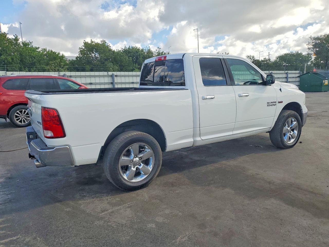 2015 Dodge RAM 1500 SLT