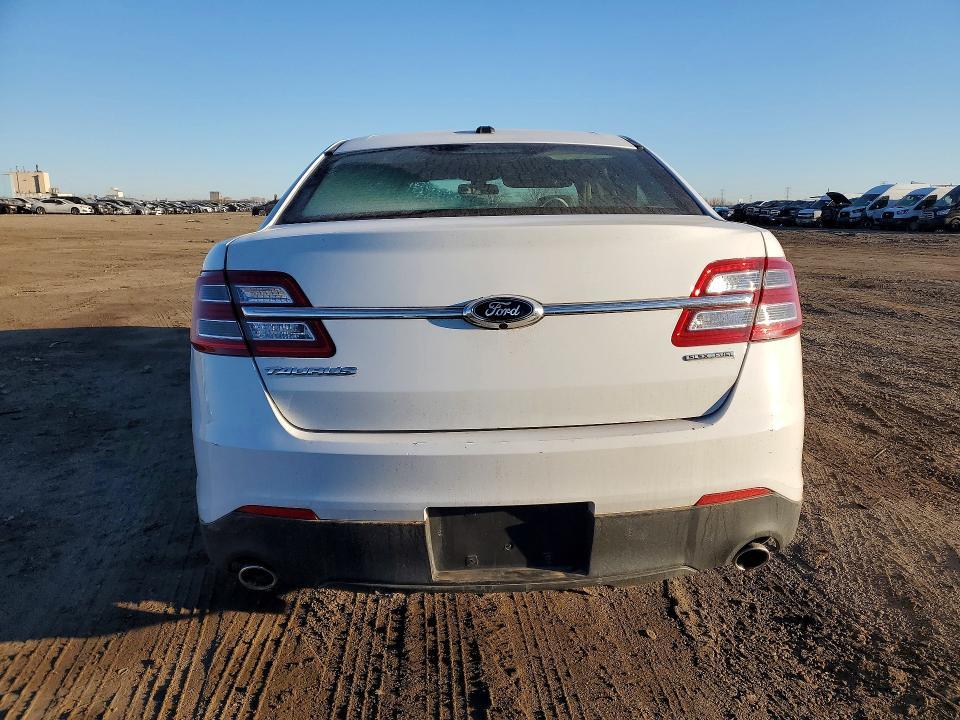 2015 Ford Taurus se