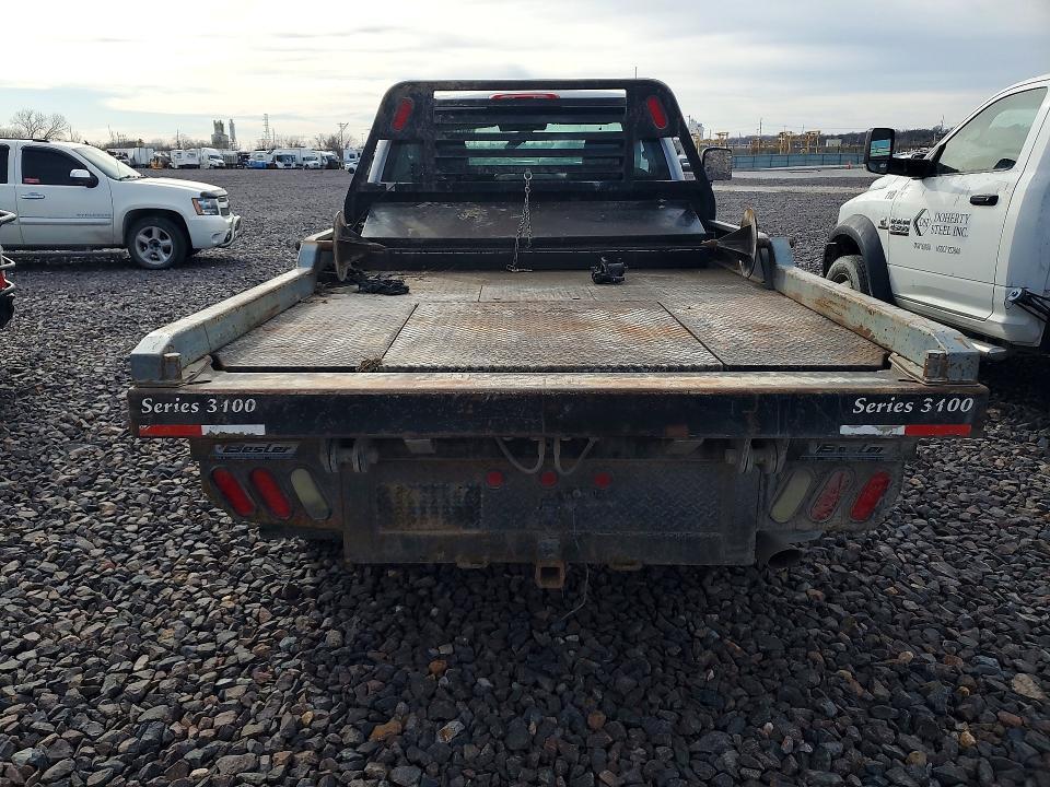2015 Chev Rolet Silverado 2500 Flatbed Truck