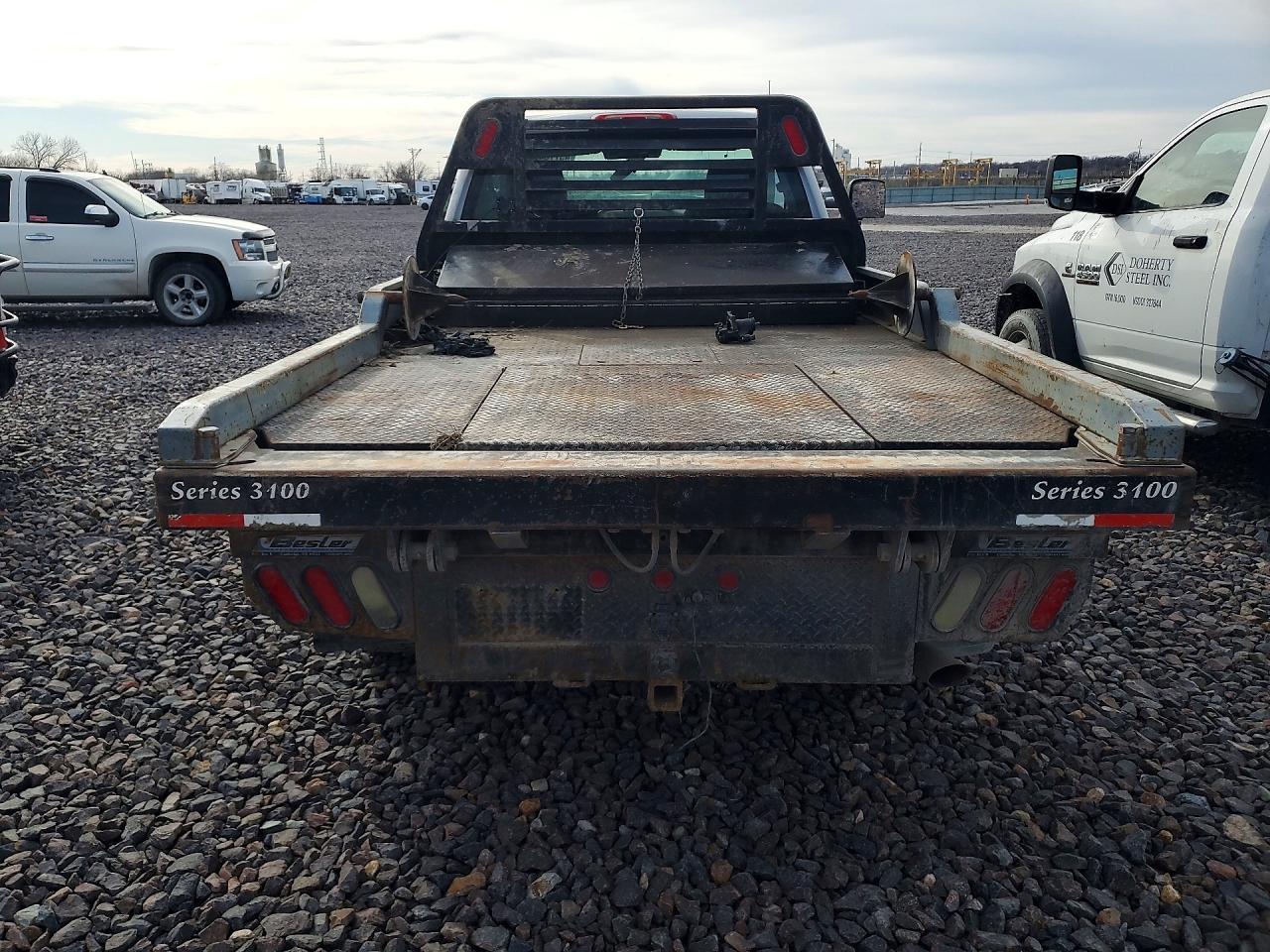 2015 Chev Rolet Silverado 2500 Flatbed Truck