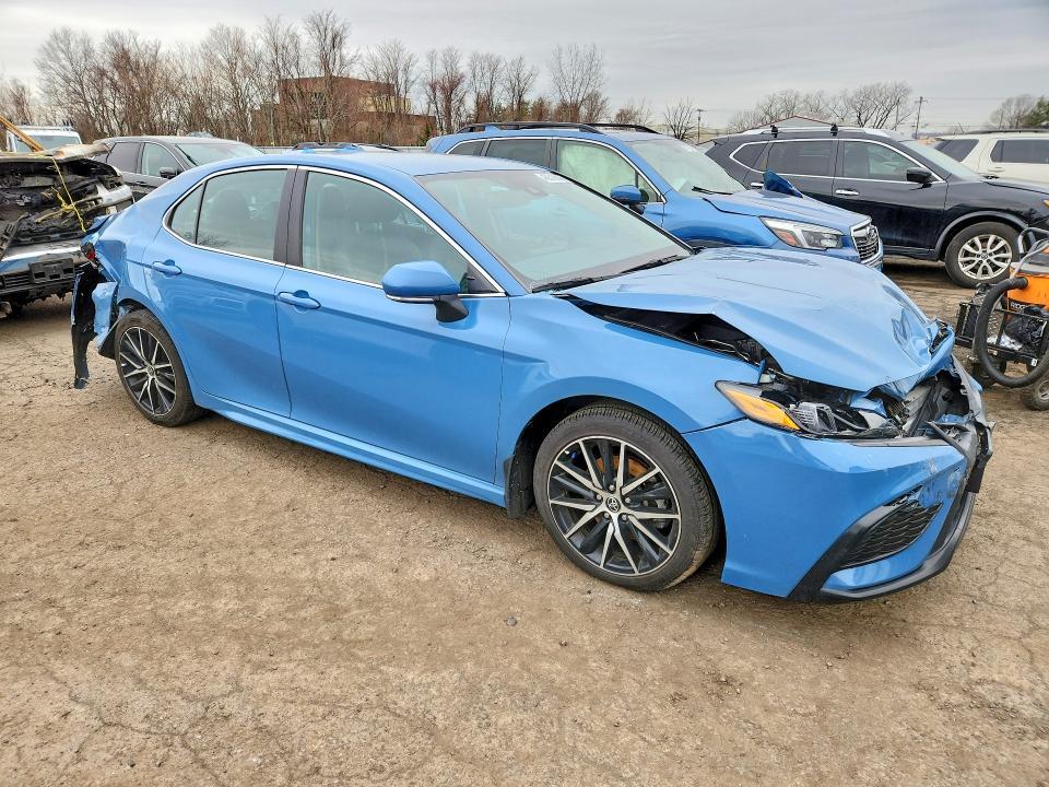 2023 Toyota Camry se