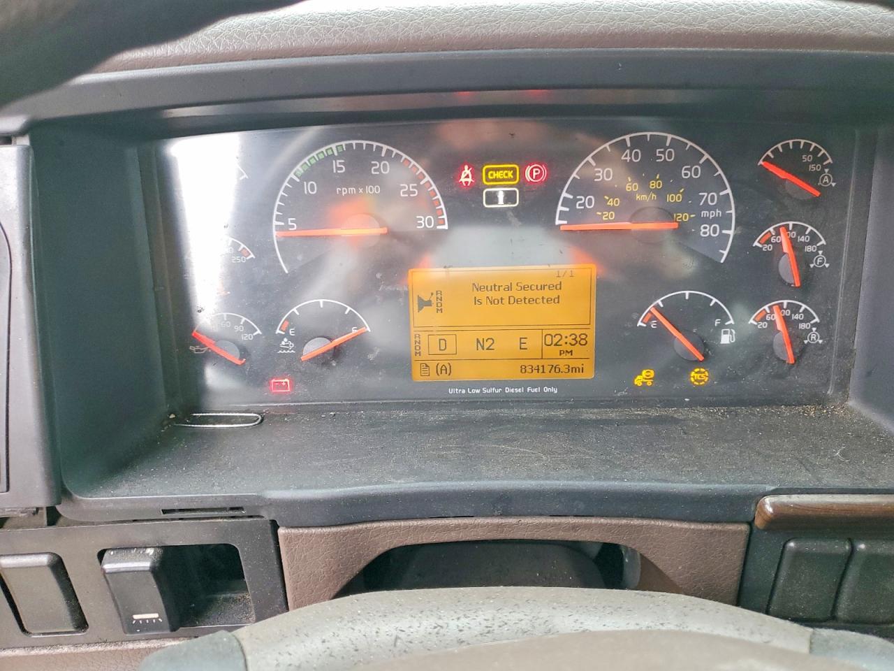 2014 Volvo VN VNM