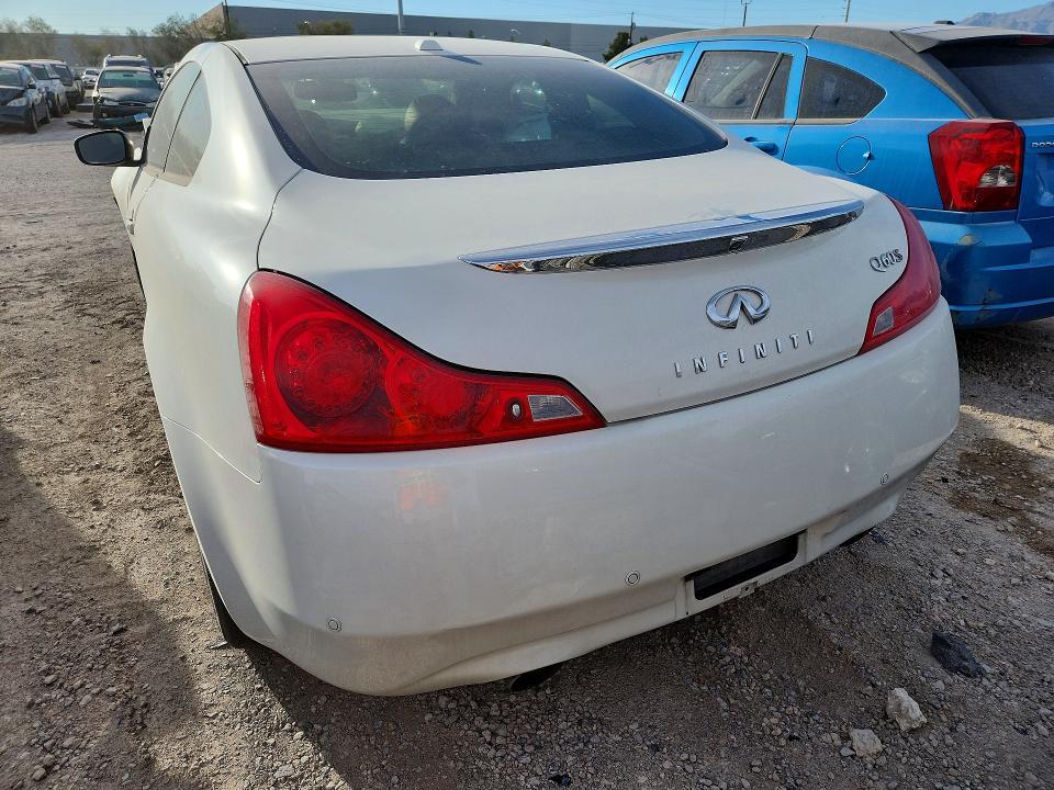 2015 Infiniti Q60 Journey