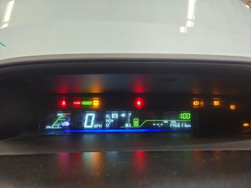 2013 Toyota Prius v Five