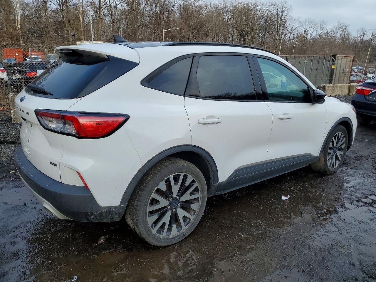 2020 Ford Escape se Sport