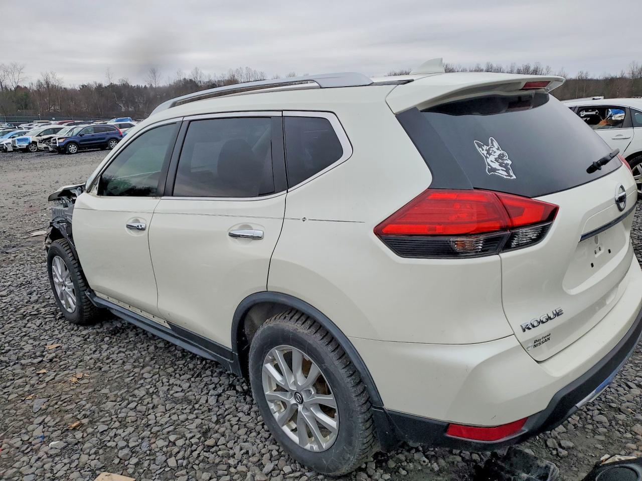 2017 Nissan Rogue sv