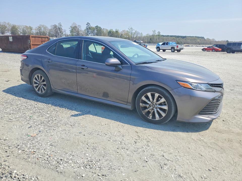 2019 Toyota Camry le