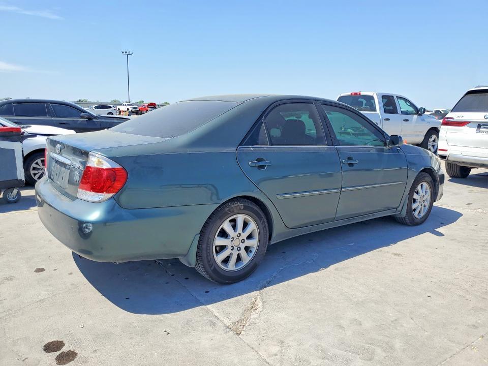 2005 Toyota Camry xle