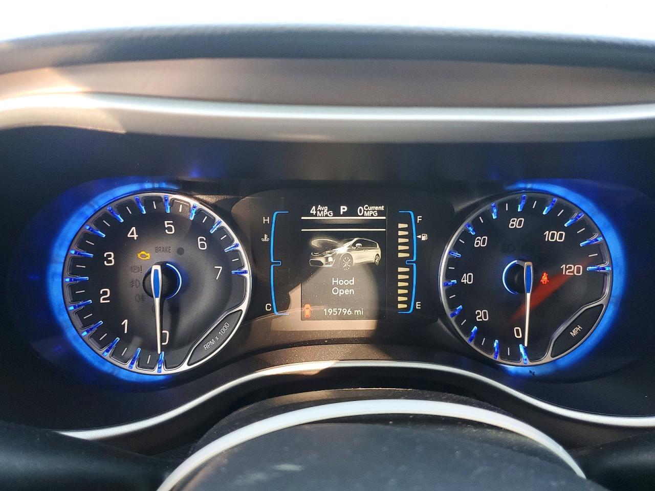 2017 Chrysler Pacifica Touring l