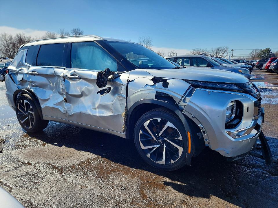 2022 Mitsubishi Outlander sel