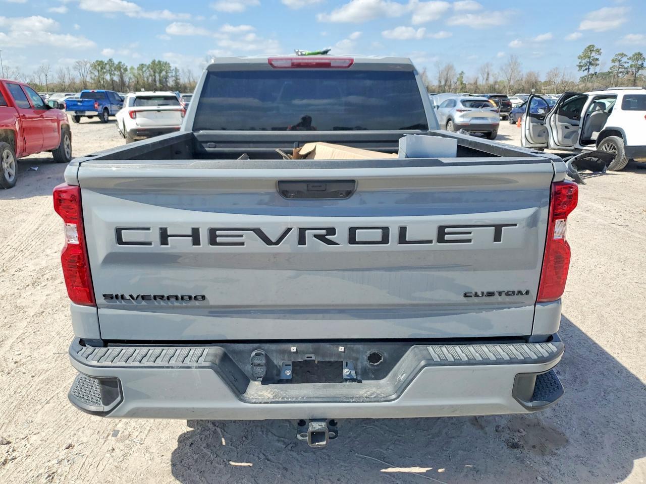 2024 Chevrolet Silverado K1500 Custom