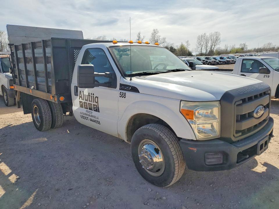 2011 Ford F350 Super Duty Flatbed Truck