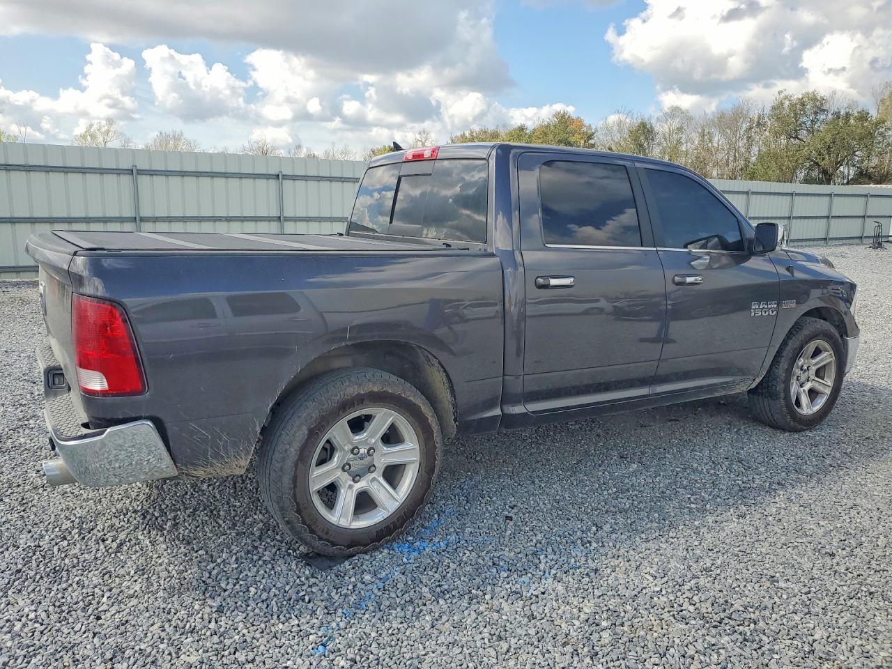2017 Dodge RAM 1500 SLT