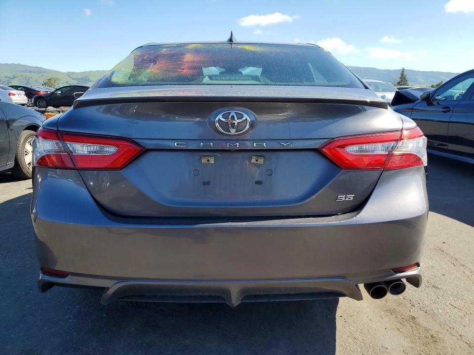 2019 Toyota Camry se