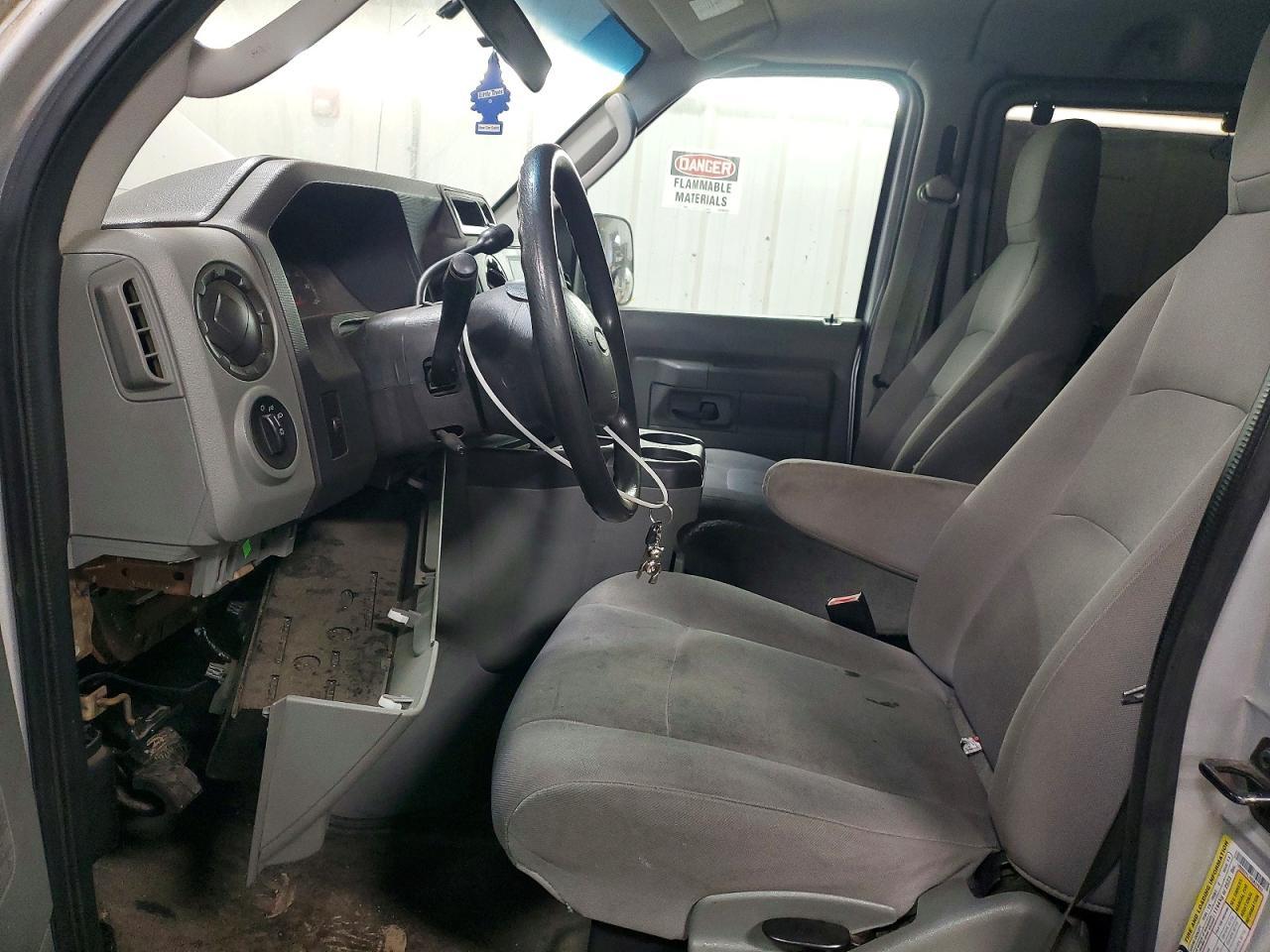 2009 Ford Econoline E350 Super Duty Wagon