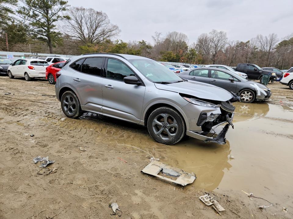 2023 Ford Escape st Line
