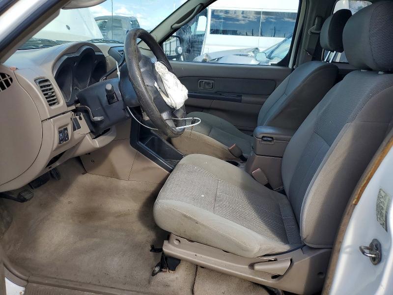 2004 Nissan Frontier Standard