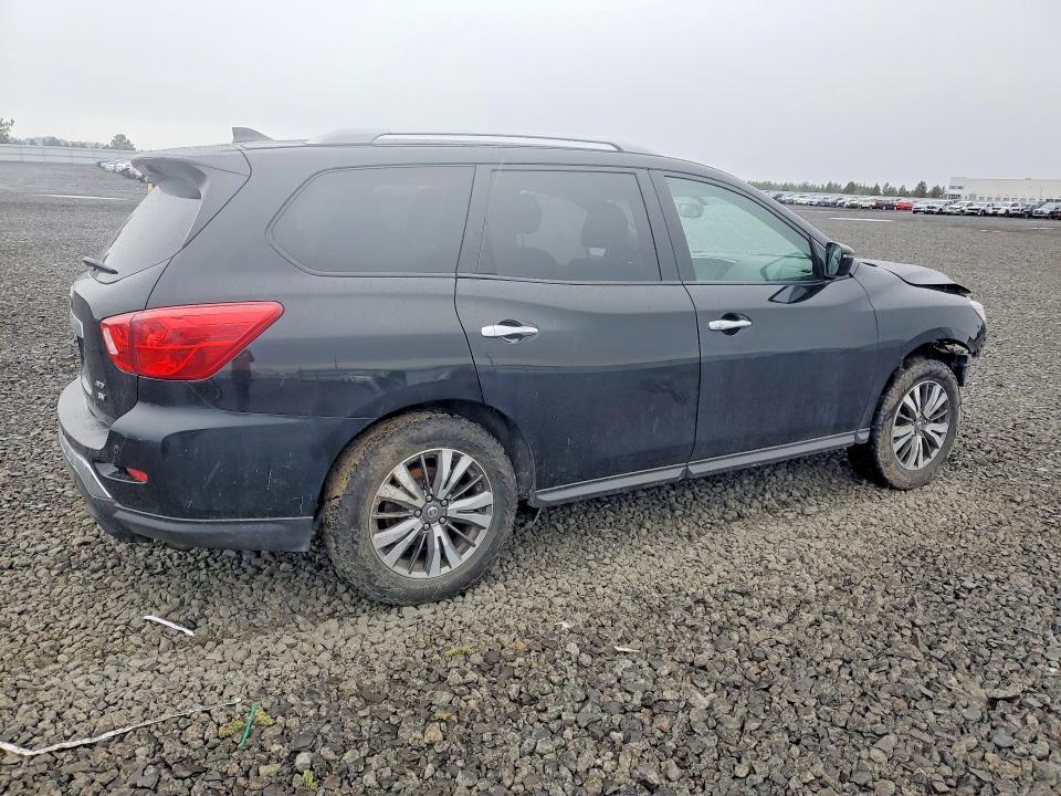2019 Nissan Pathfinder sv