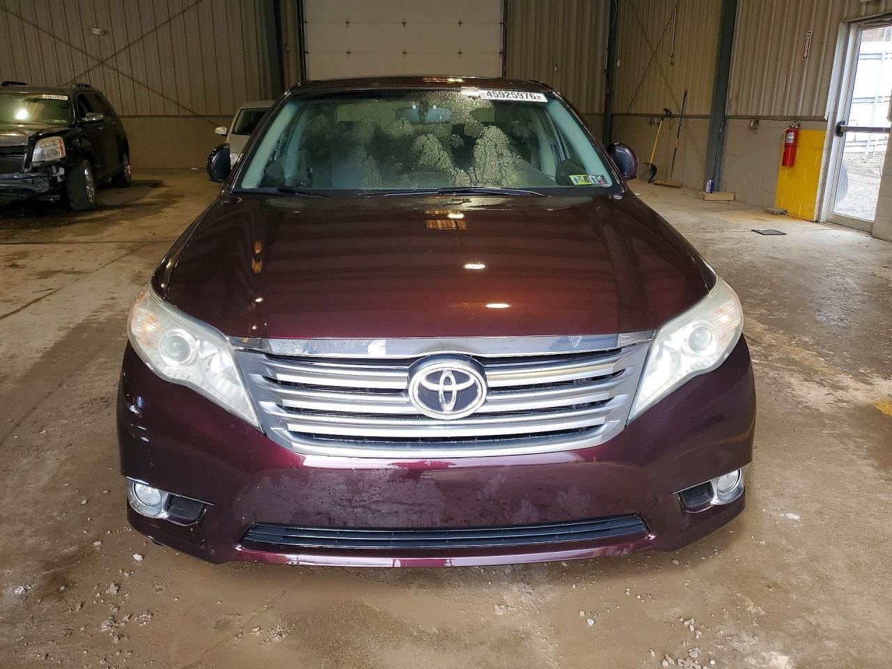 2012 Toyota Avalon Base