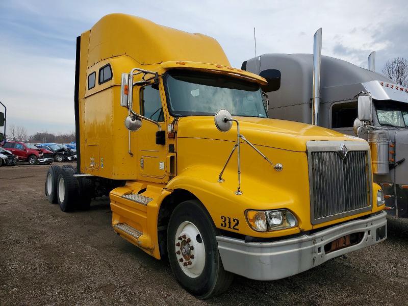 2005 International 9400I Semi Truck
