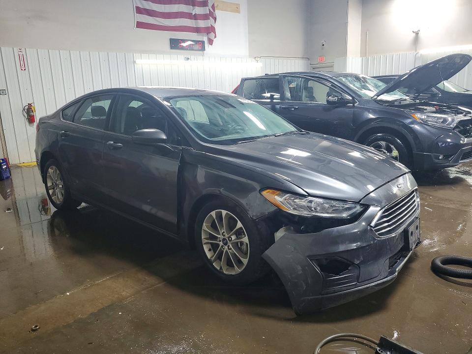 2020 Ford Fusion se