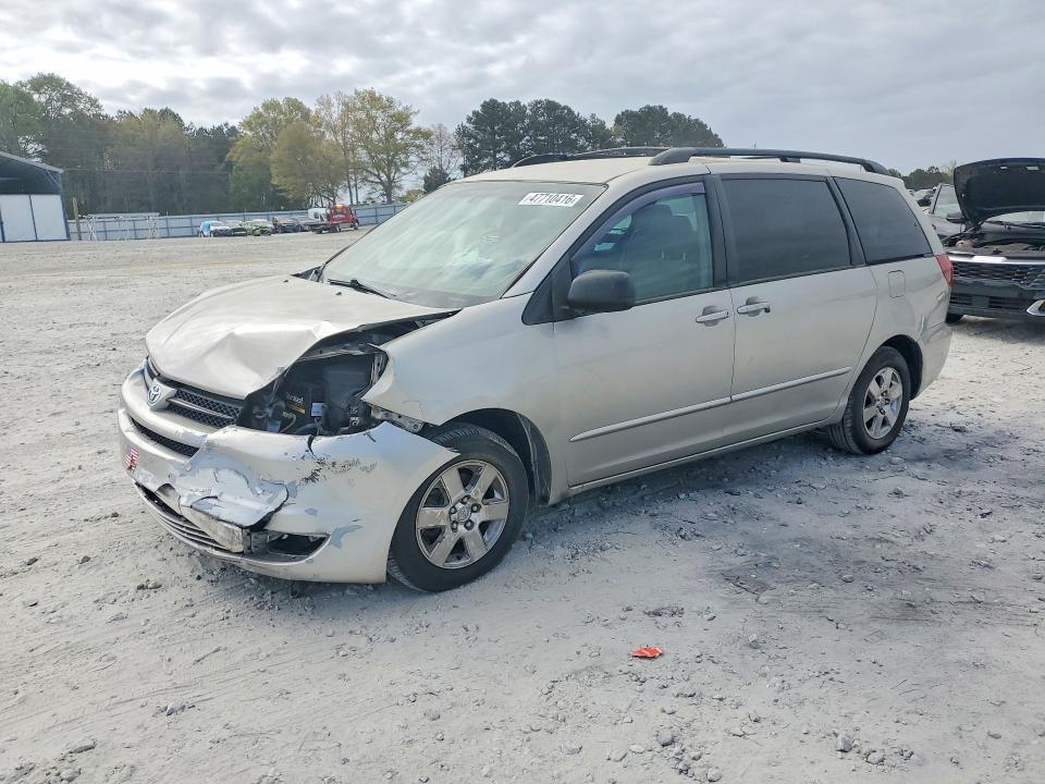 2004 Toyota Sienna le 7 Passenger