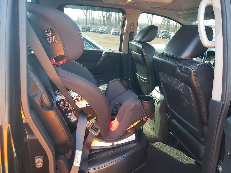 2010 Nissan Titan SE