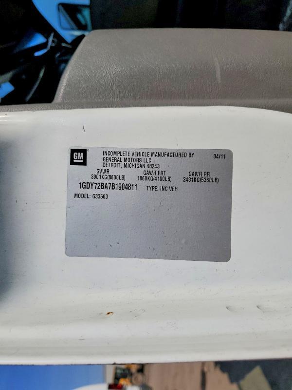 2011 GMC Savana BOX Truck
