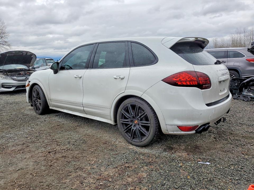 2013 Porsche Cayenne gts