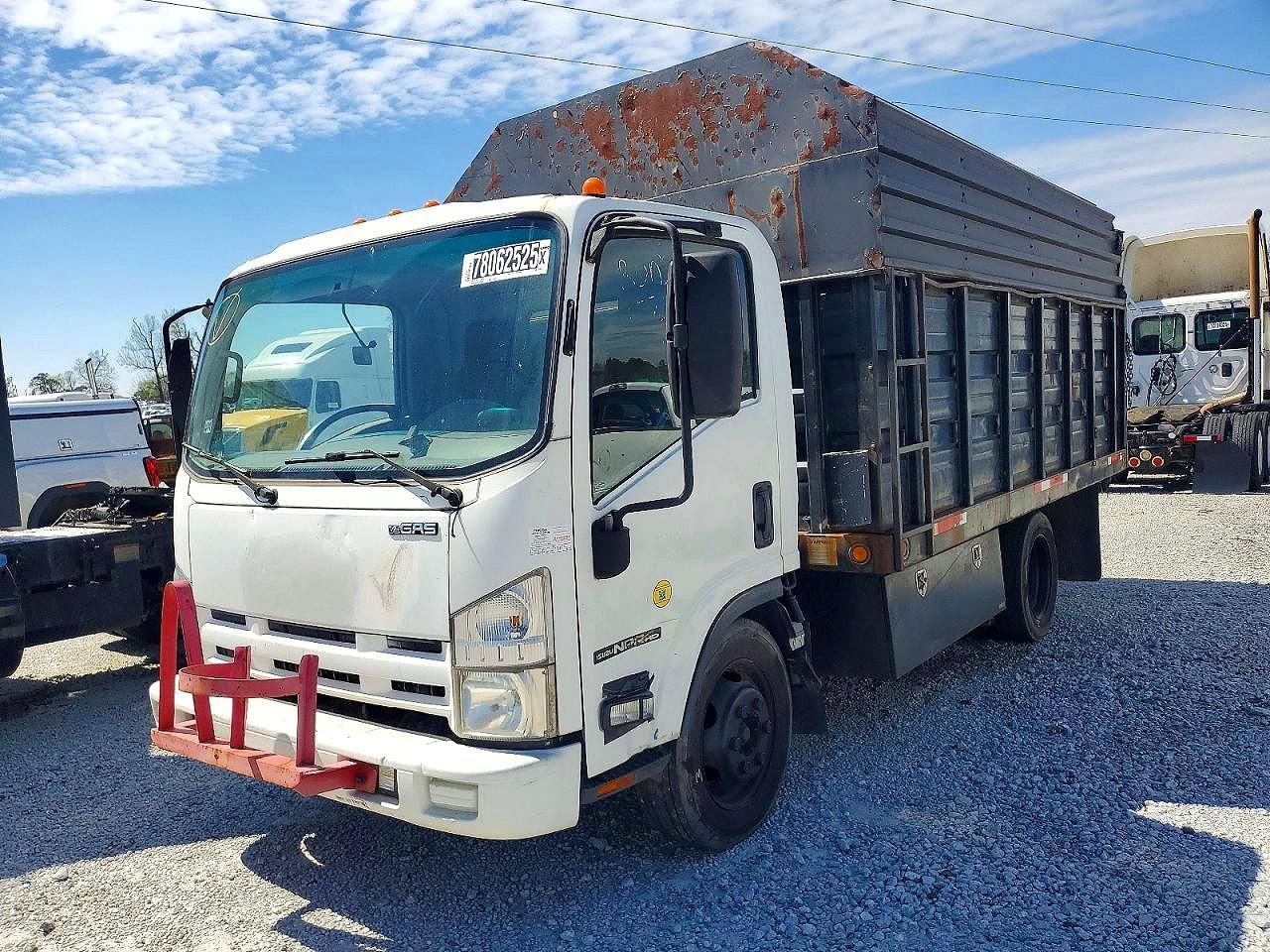 2014 Isuzu NPR HD Chipper Truck