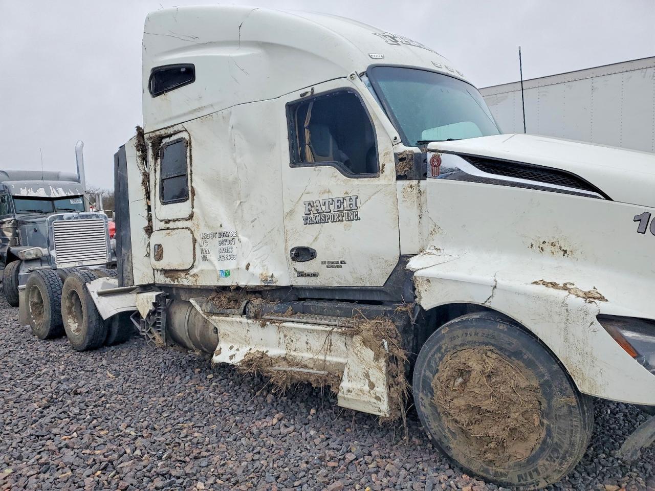 2023 Kenworth T680 Semi Truck