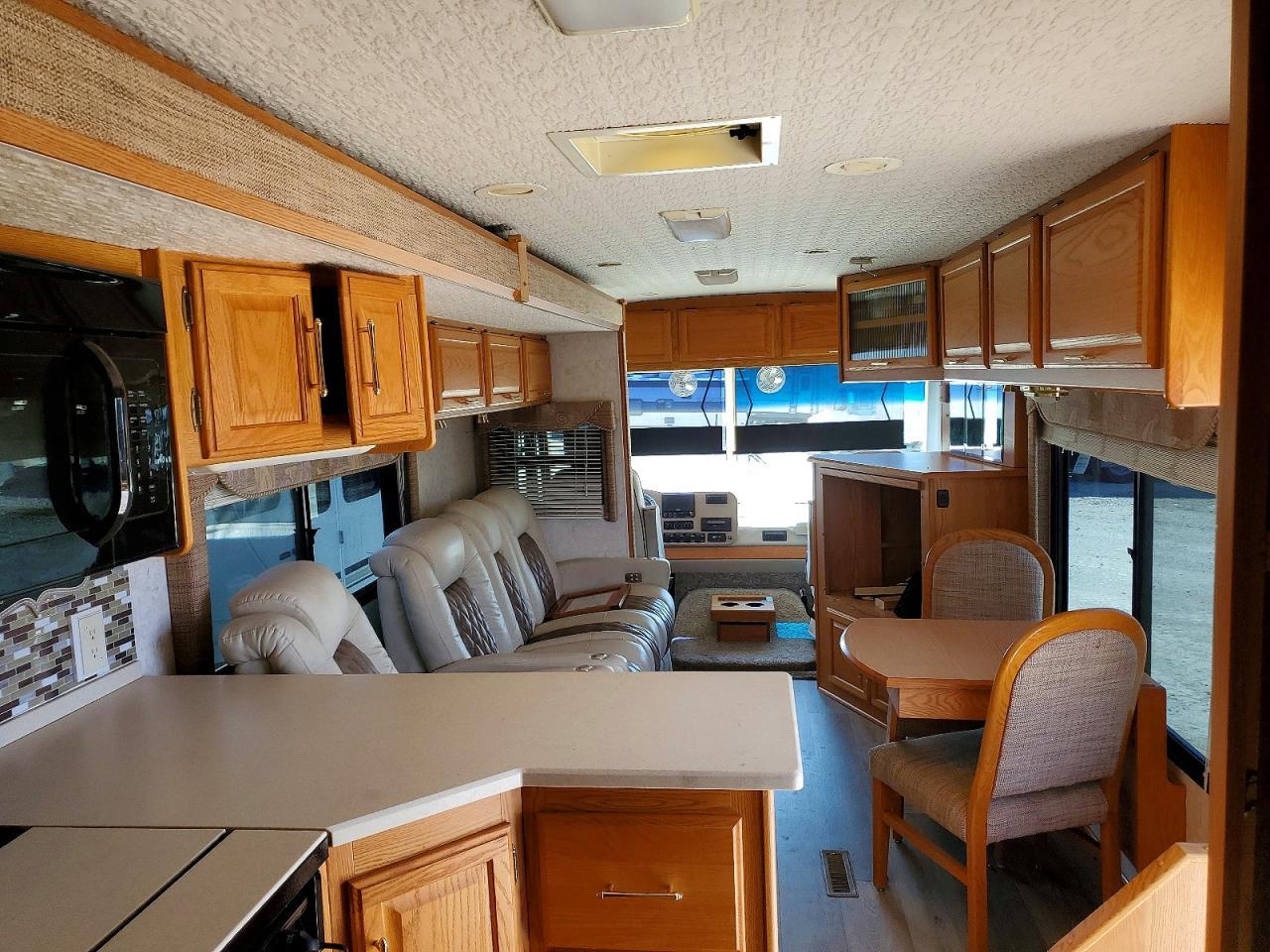 2004 Winn 2004 Workhorse W22 RV