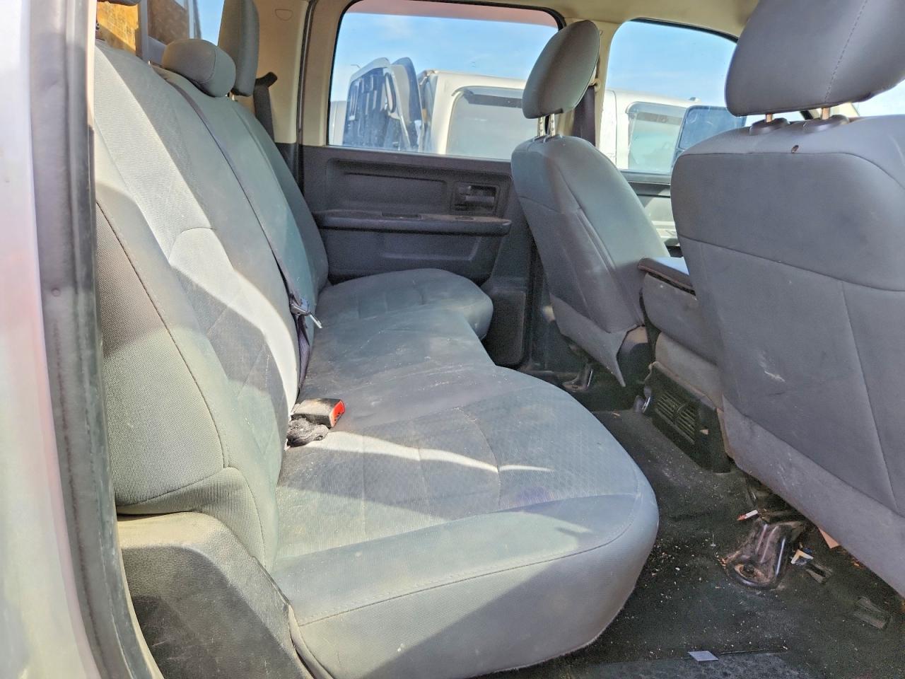 2015 Dodge RAM 2500 ST Flatbed Truck