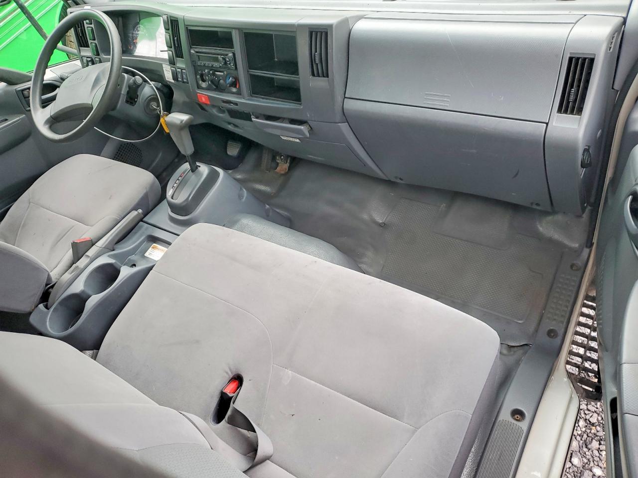 2020 Isuzu NPR HD BOX Truck