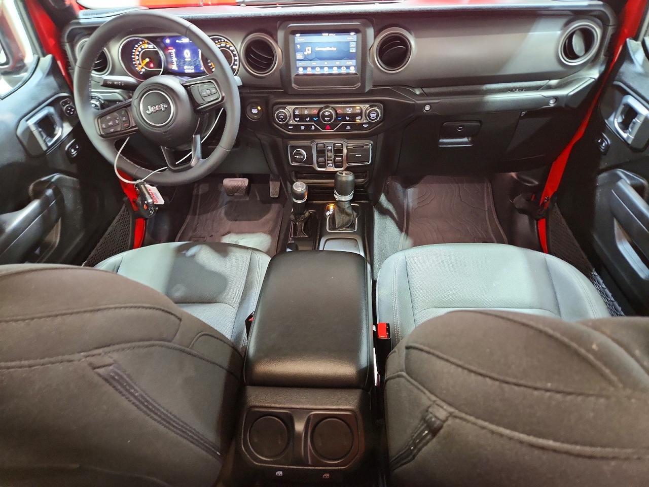 2023 Jeep Gladiator Sport