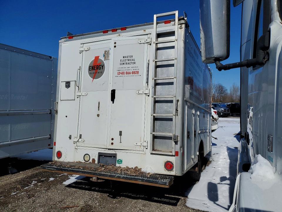 2012 Ford Econoline E350 Super Duty Cutaway Van