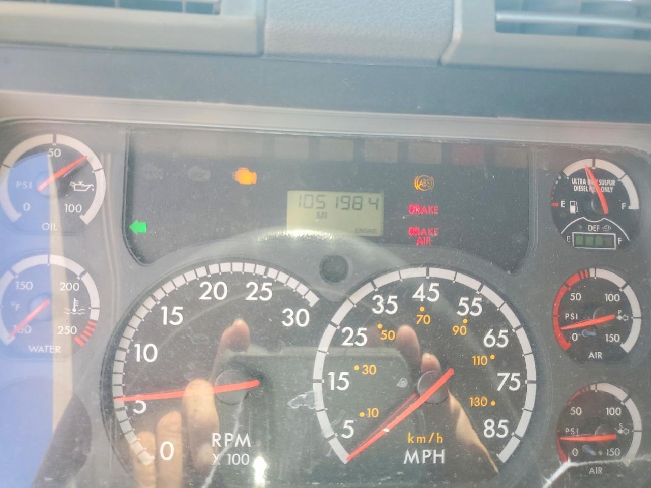 2013 Freigliner 2013 Freightliner Cascadia Semi Truck
