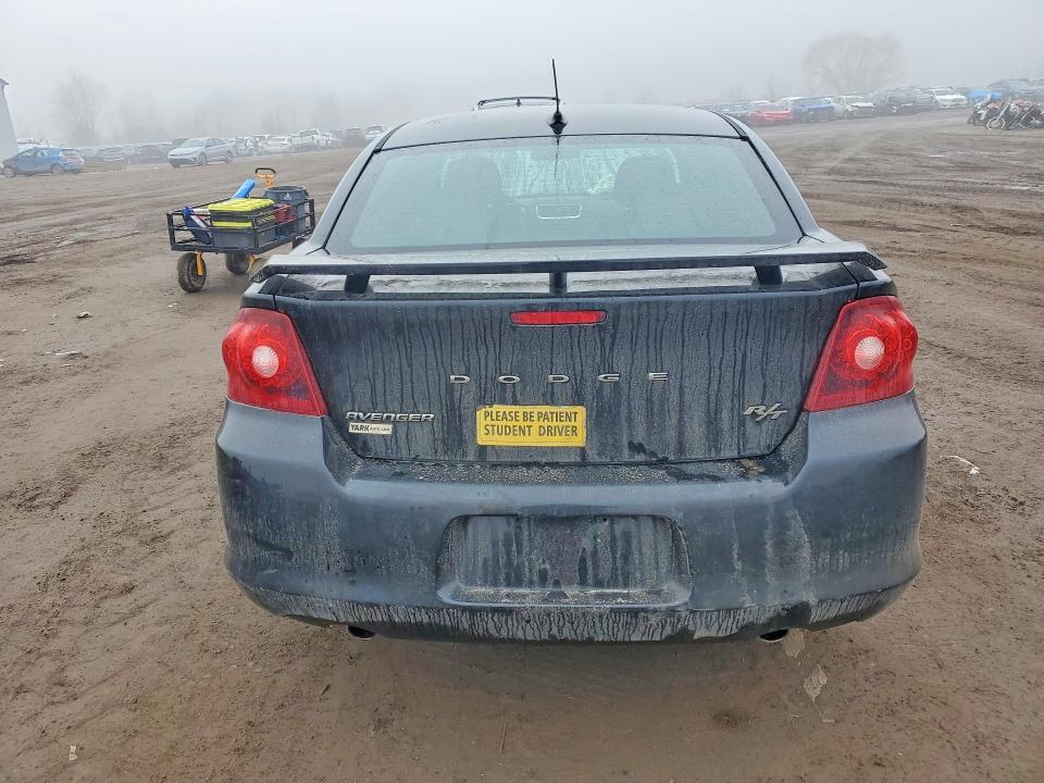 2012 Dodge Avenger r