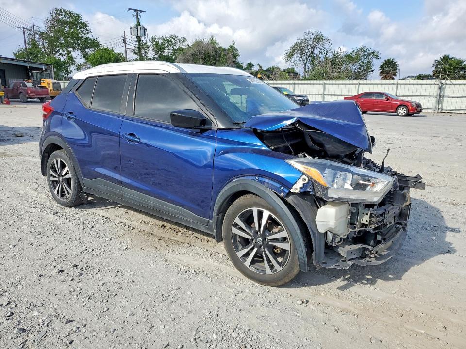 2020 Nissan Kicks sv
