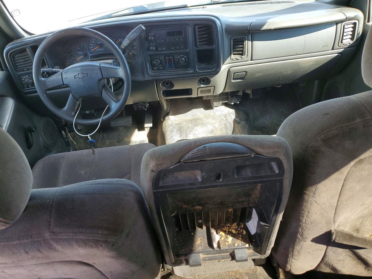 2006 Chevrolet Silverado Flatbed Truck