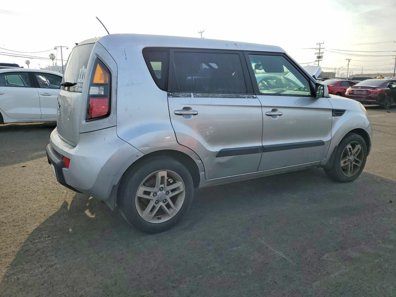 2011 KIA Soul +