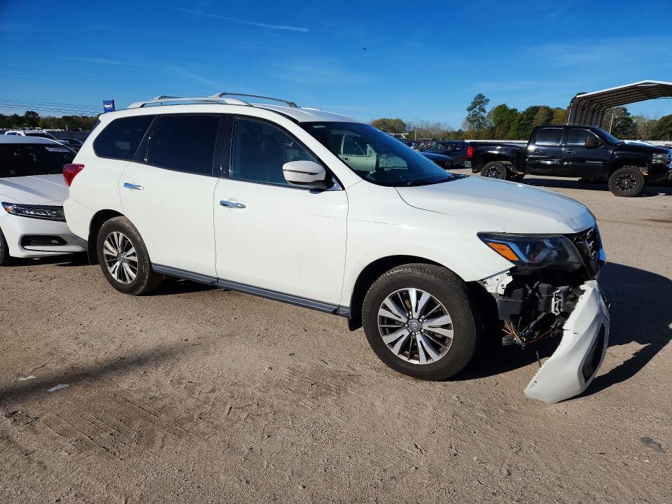 2018 Nissan Pathfinder s