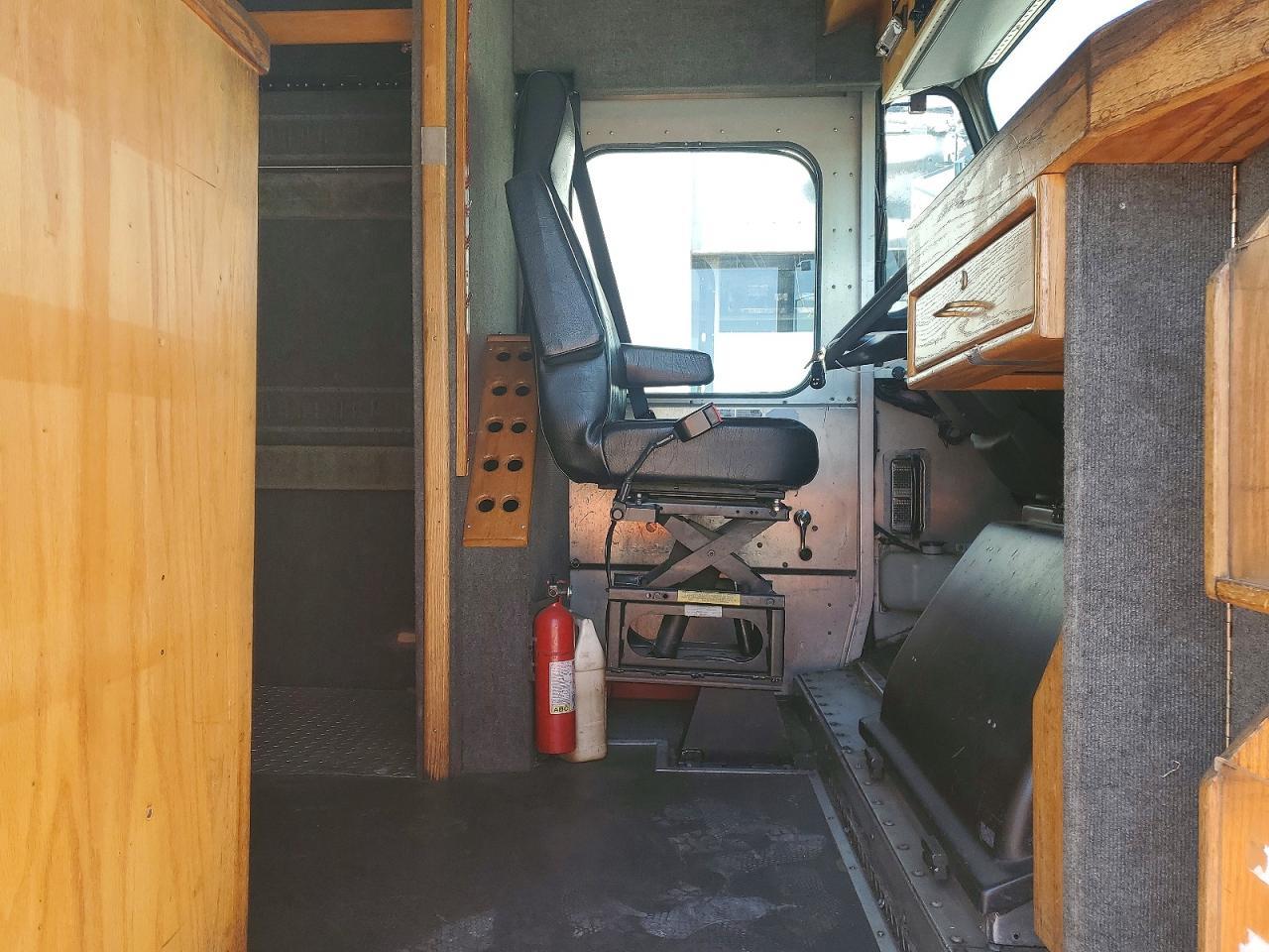 2004 Freigliner 2004 Freightliner MT55 Chassis Delivery Truck
