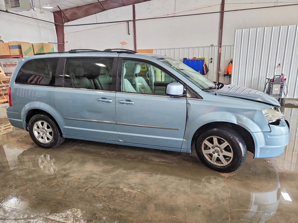 2010 Chrysler Town & Country Touring